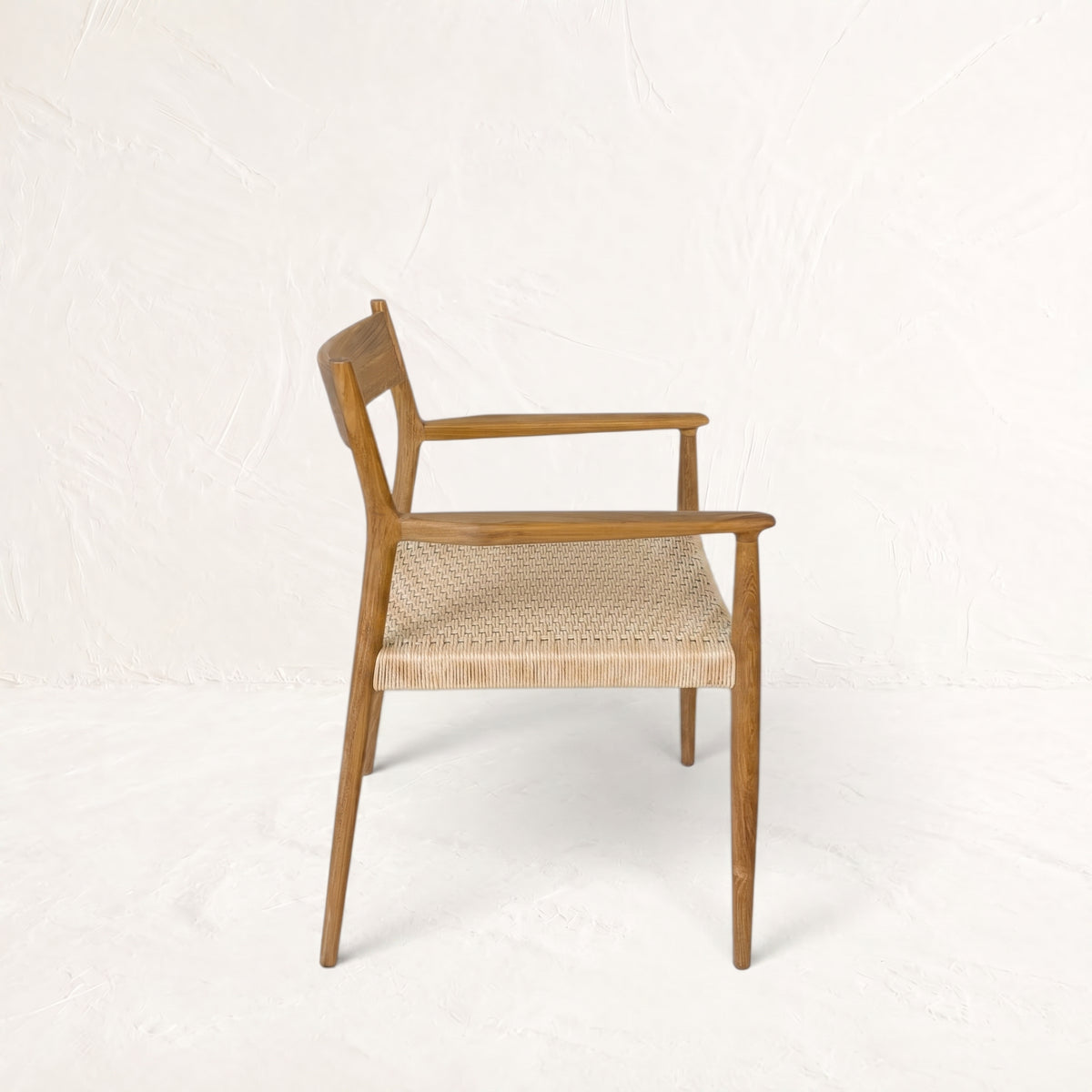 SILLA CON APOYA BRAZOS PALM SPRINGS OAT MILK